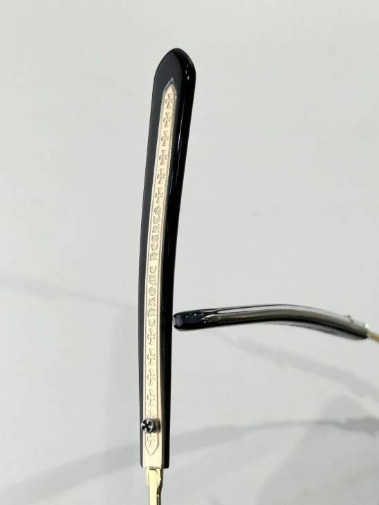 Picture of Chrome Hearts Sunglasses _SKUfw71516578fw
